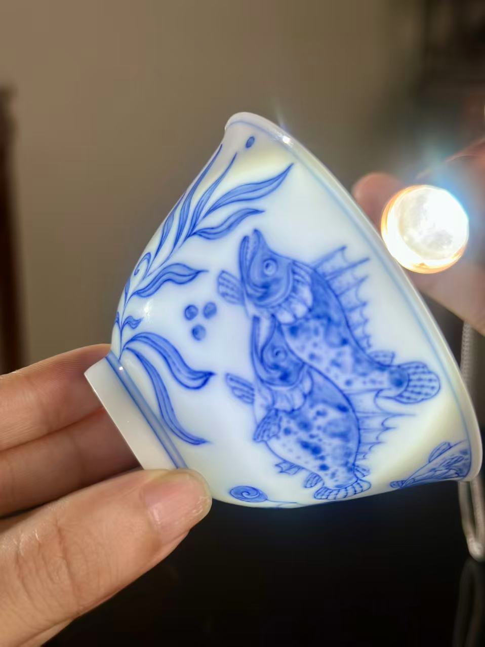 Handpainted Chinese Traditional Fish Pattern Blue and White Porcelain Jingdezhen Super Thin eacup