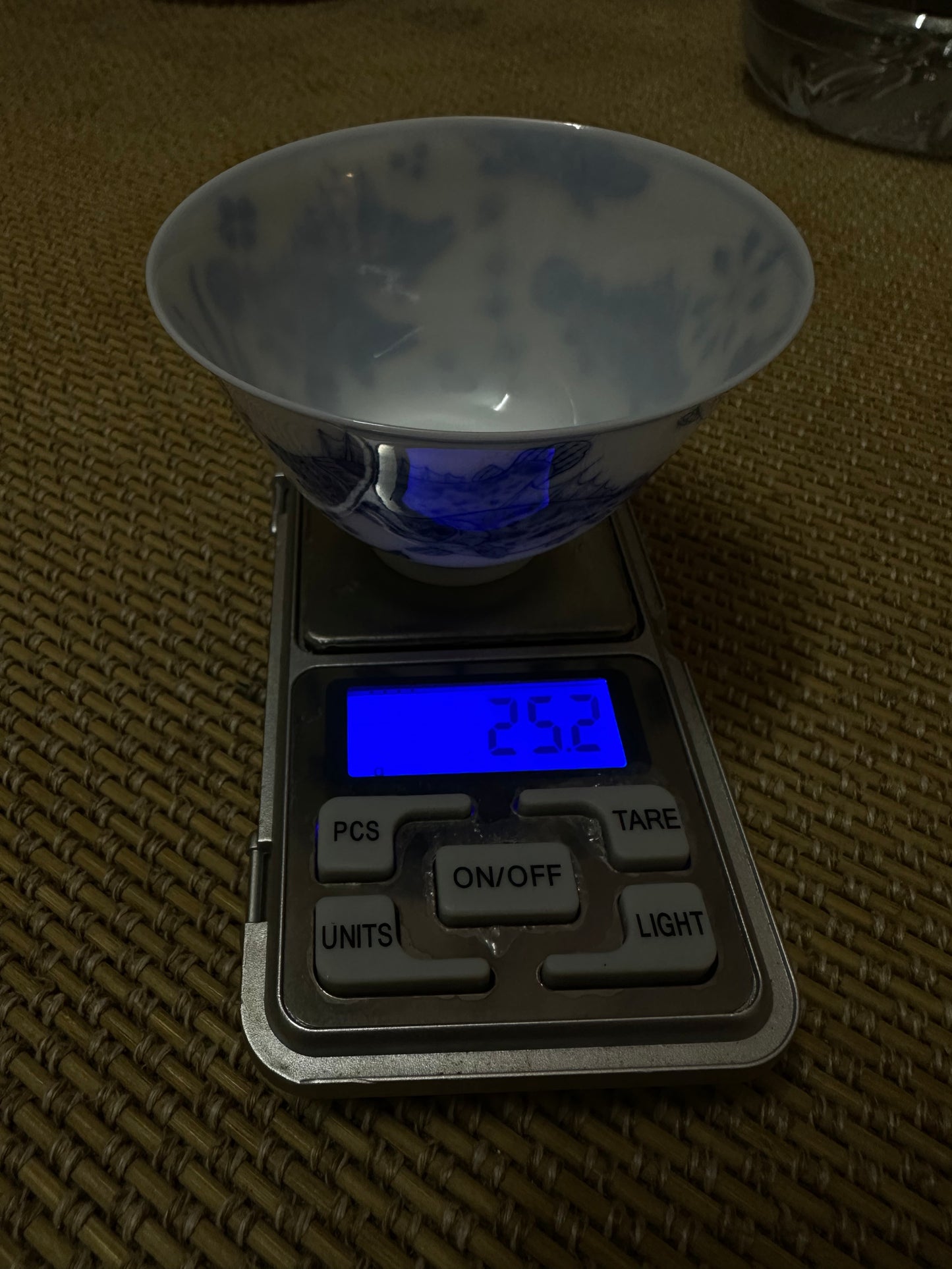 Handpainted Chinese Traditional Fish Pattern Blue and White Porcelain Jingdezhen Super Thin eacup