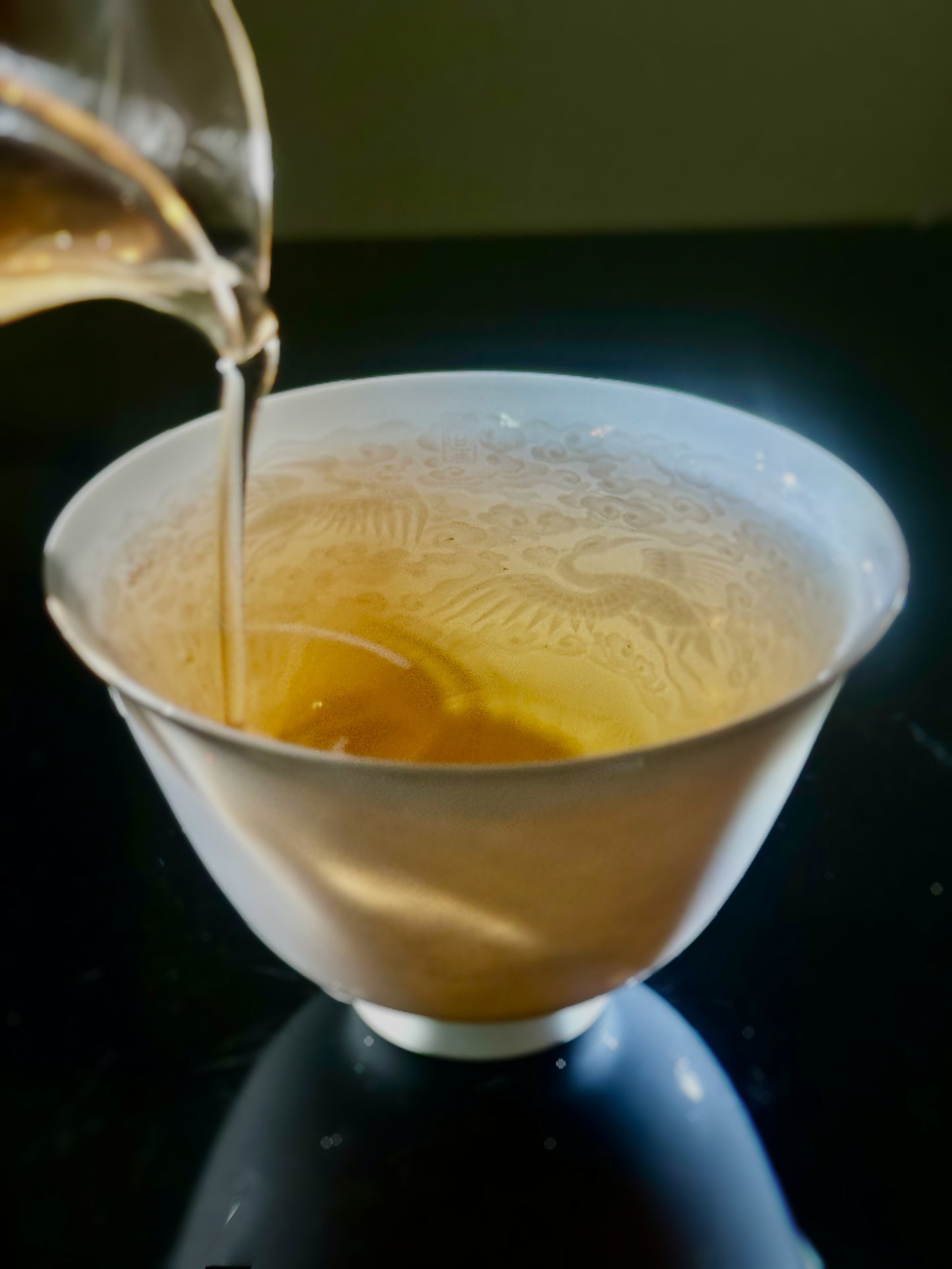 Handmade Chinese Jingdezhen Artwork Intimal Imprint Neimoyin Chinese Crane Super Thin Teacup