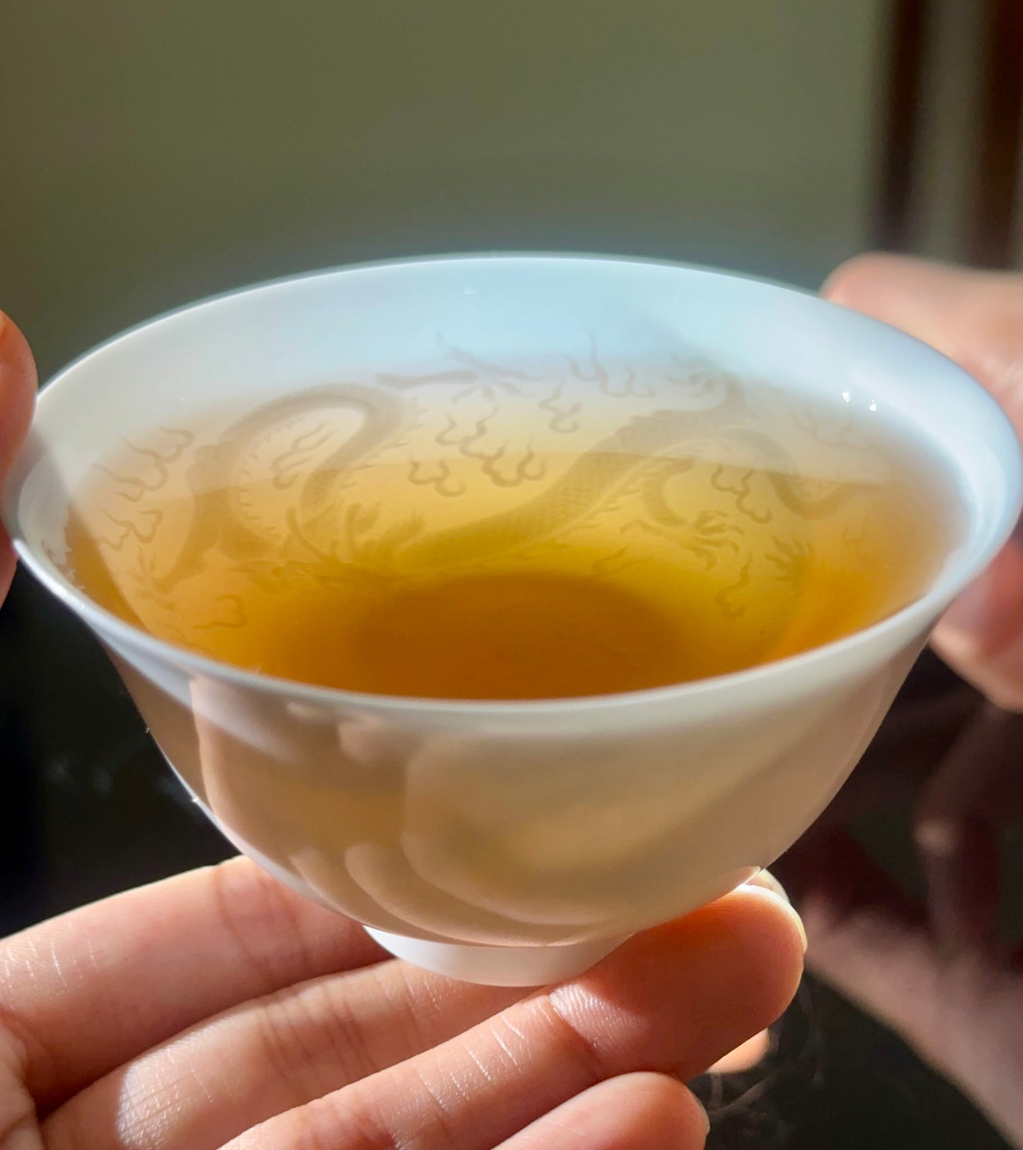 Handmade Chinese Jingdezhen Artwork Intimal Imprint Neimoyin Chinese Dragon and Phoenix Super Thin Teacup