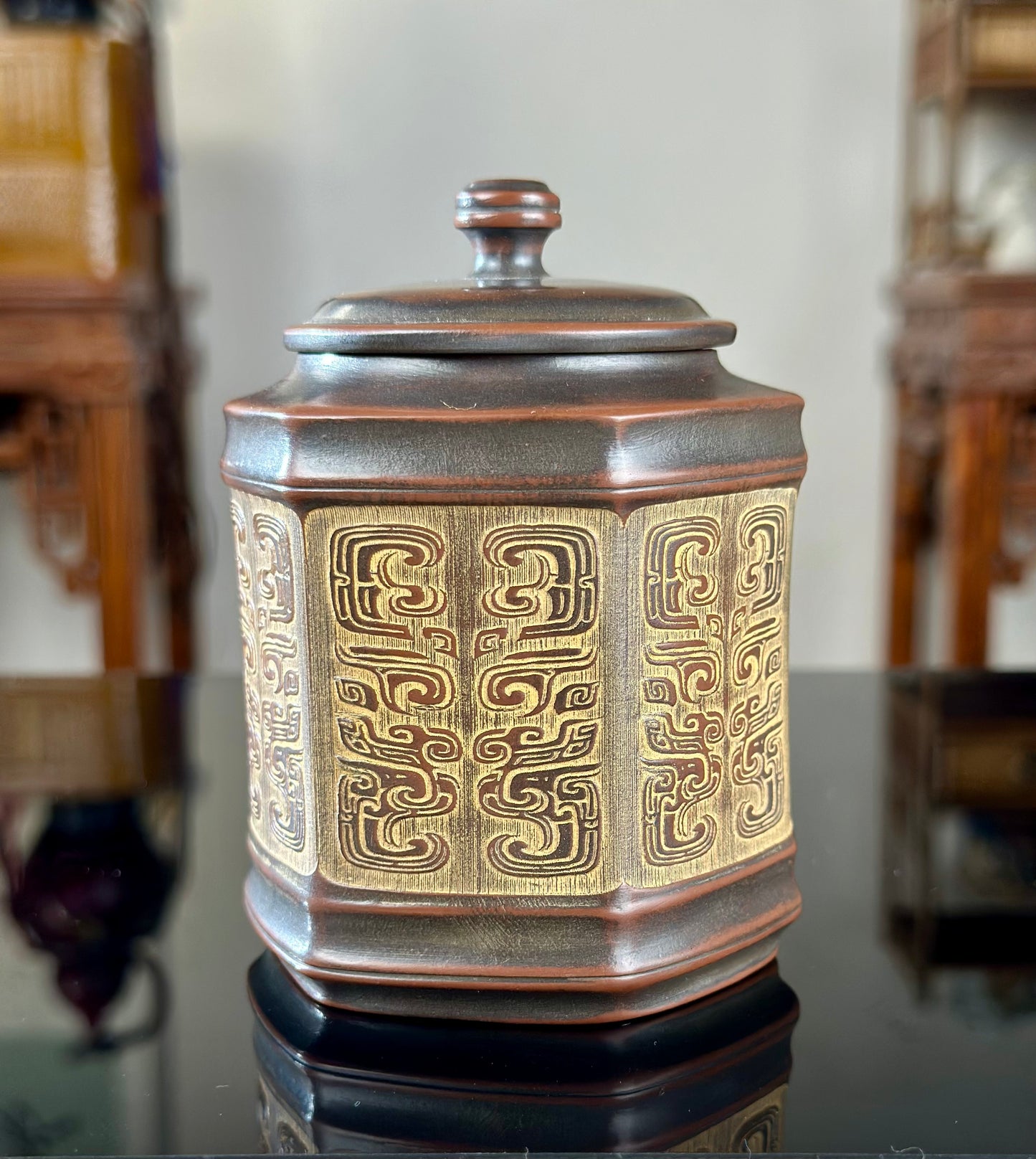 Hand Engraved Chinse Antique Taotie Pattern Nixing Clay Tea Jar Tea Container
