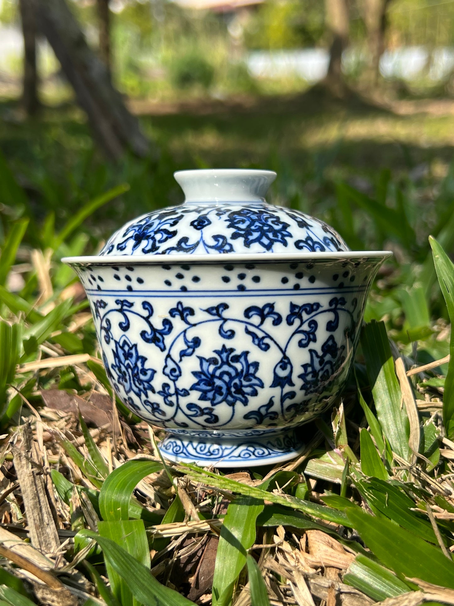 Hand Painted Chinese Blue and White Porcelain Lotus Of Twined Stems Gaiwan Pot Tea Maker Jingdezhen Master Ceramic Artwork