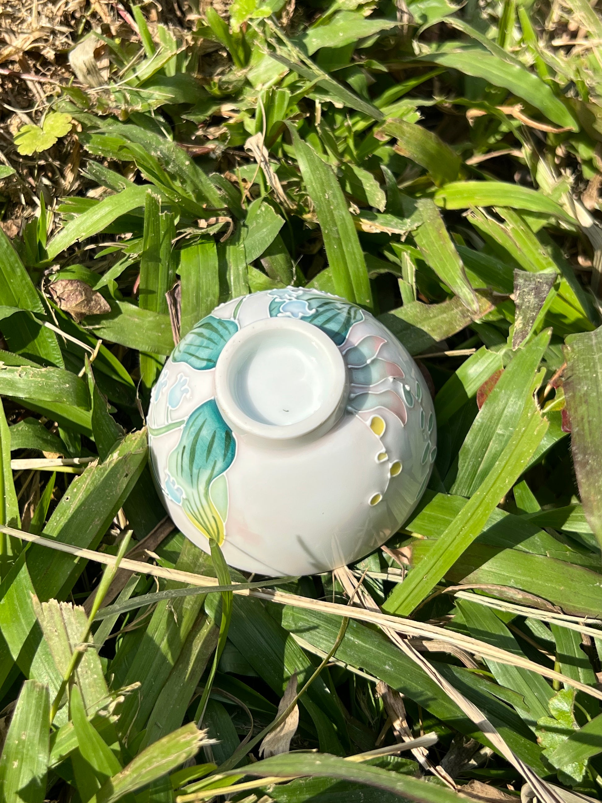 This is Chinese Arita ware teacup. this is a ceramic teacup