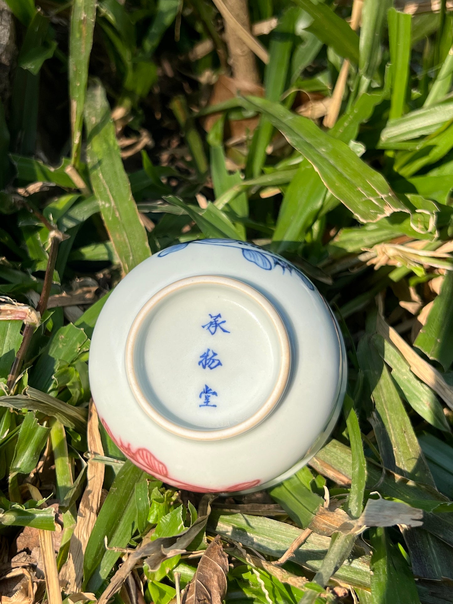 Hand Painted Chinese Blue and White Underglaze Red Porecelain Gaiwan Gui Fish Pattern Teaware Jingdezhen Master Ceramic Artwork