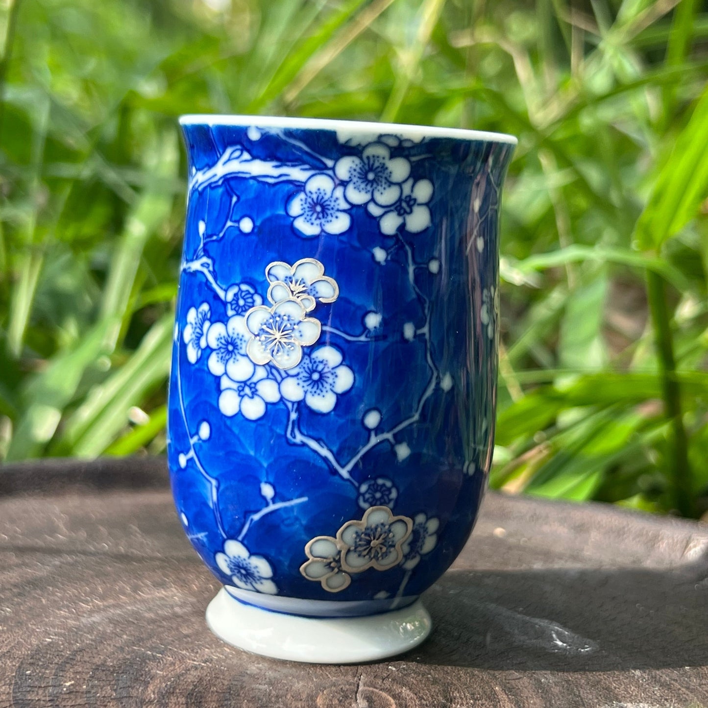 this is Chinese blue and white porcelain teacup