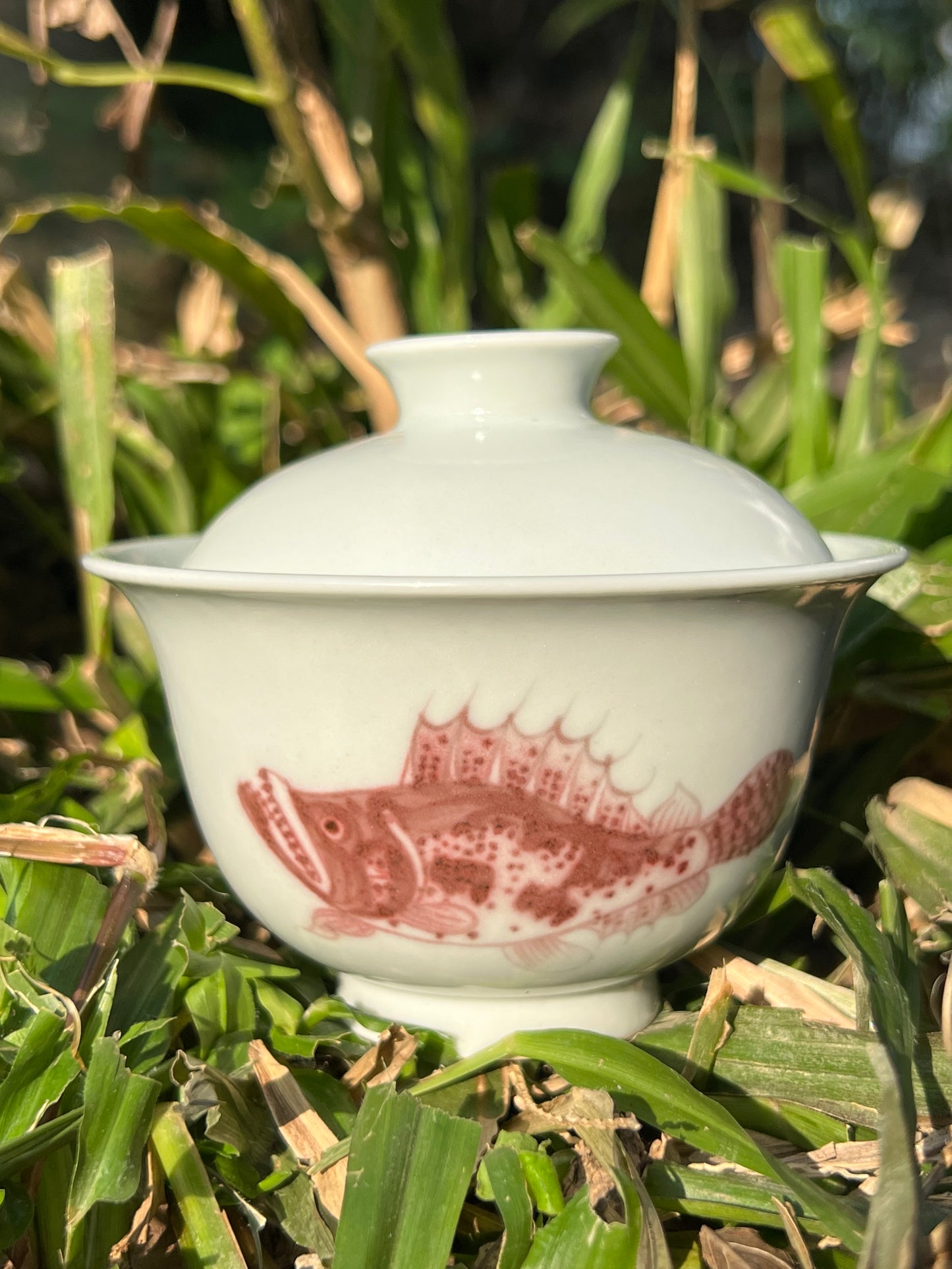 Hand Painted Chinese Blue and White Underglaze Red Porecelain Gaiwan Gui Fish Pattern Teaware Jingdezhen Master Ceramic Artwork