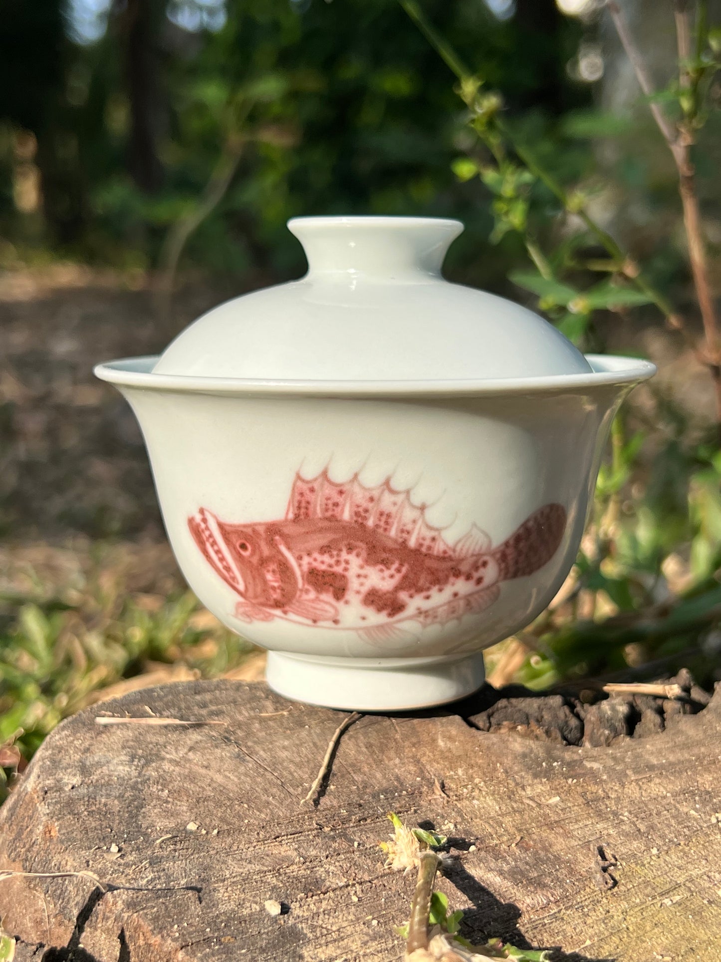 Hand Painted Chinese Blue and White Underglaze Red Porecelain Gaiwan Gui Fish Pattern Teaware Jingdezhen Master Ceramic Artwork