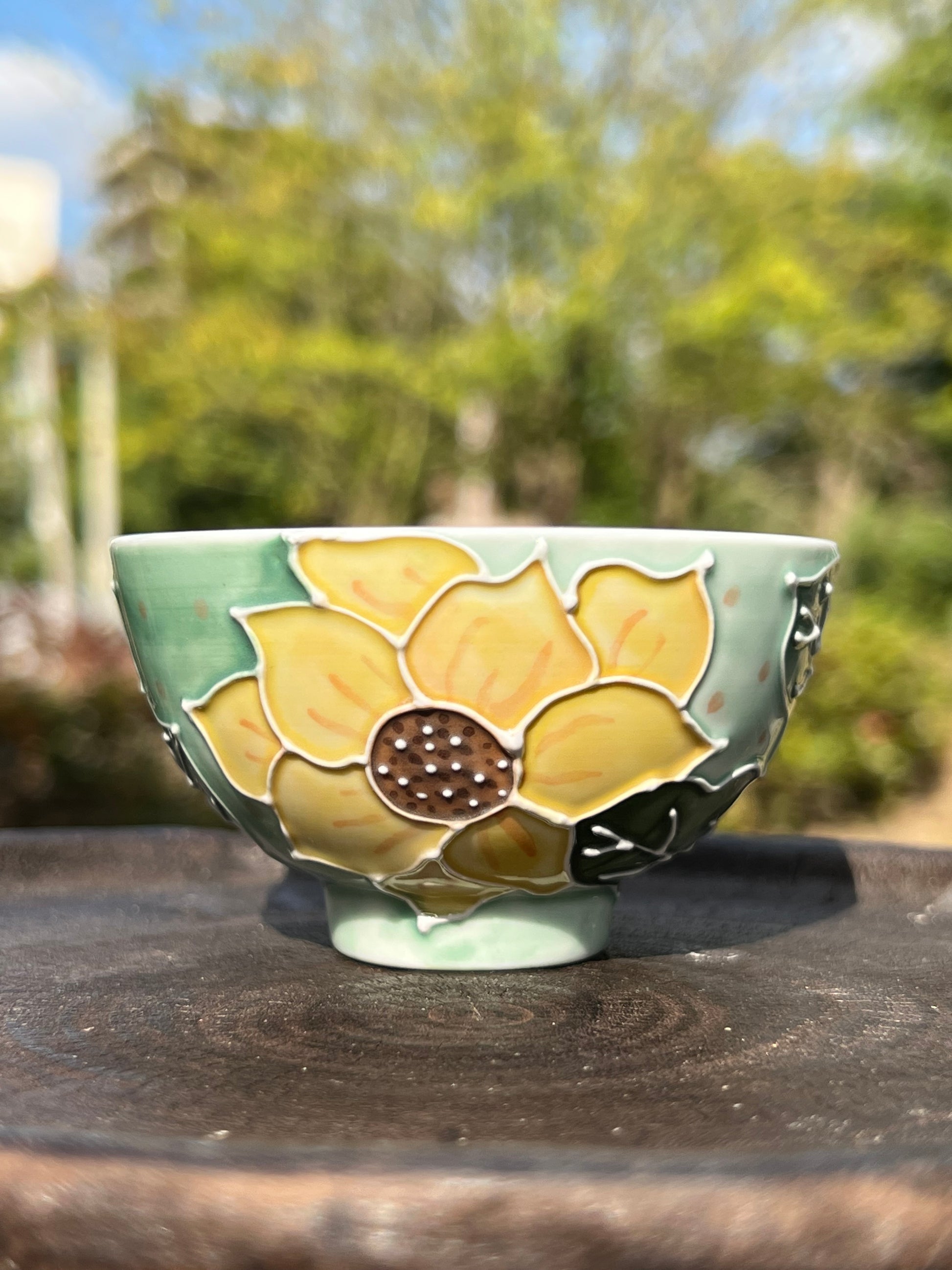 This is Chinese Arita ware teacup. this is a ceramic teacup