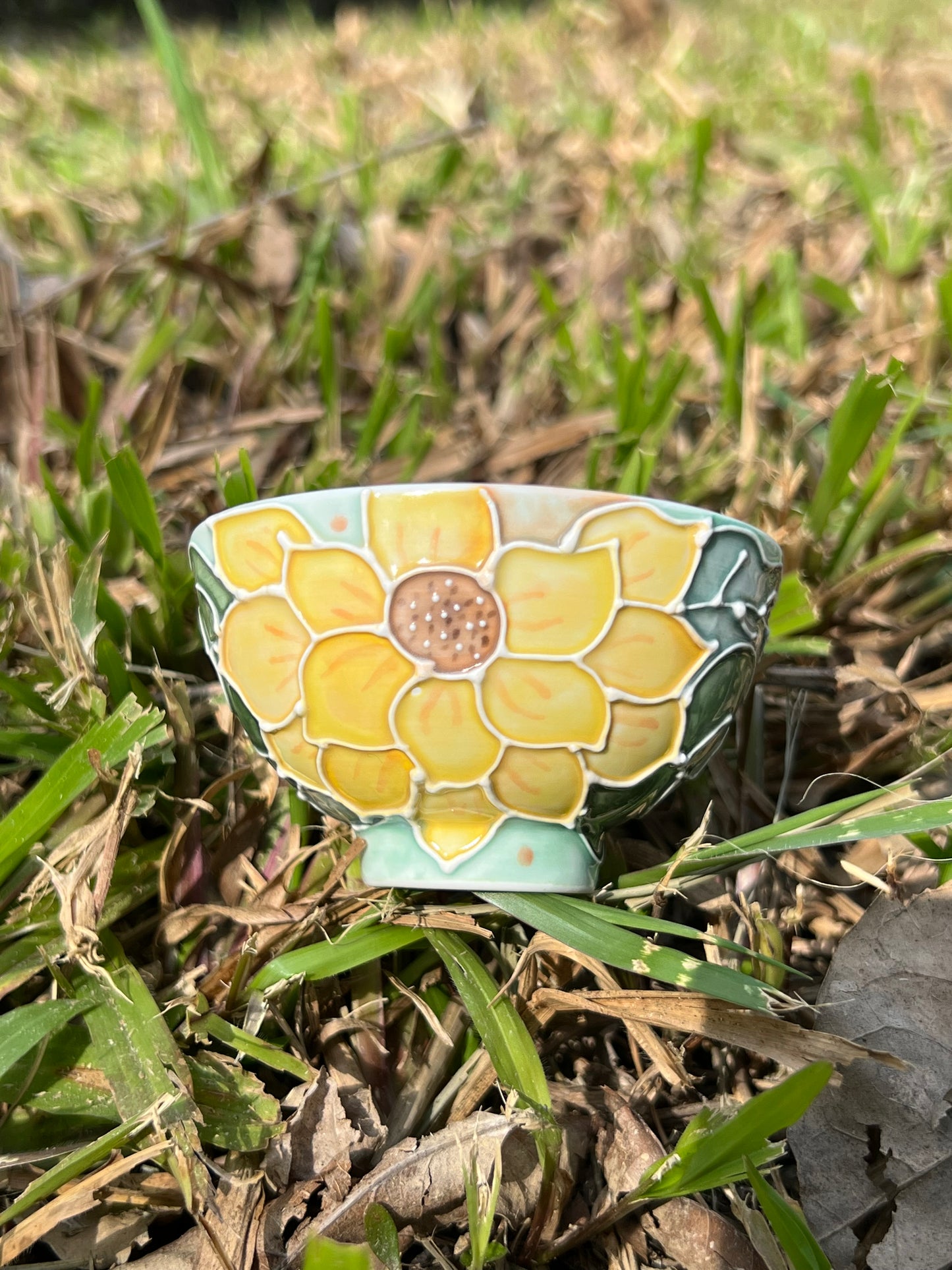 This is Chinese Arita ware teacup. this is a ceramic teacup