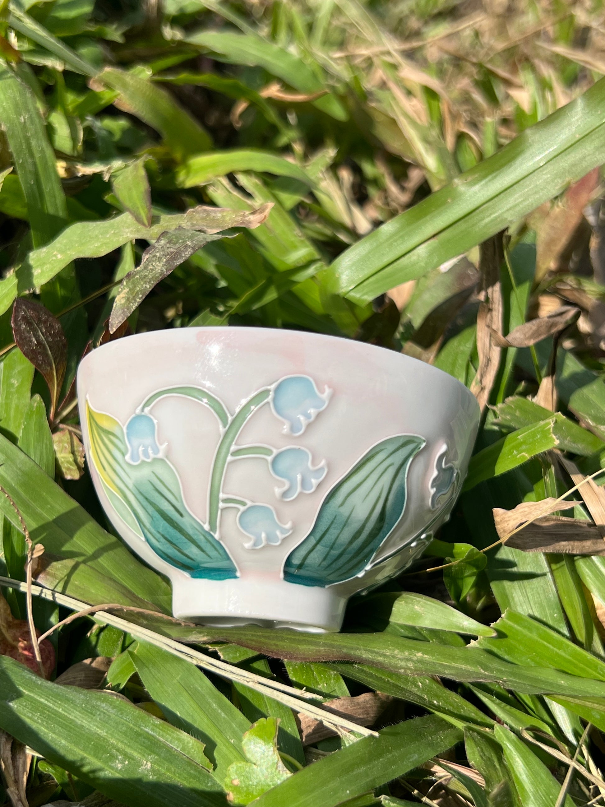 This is Chinese Arita ware teacup. this is a ceramic teacup
