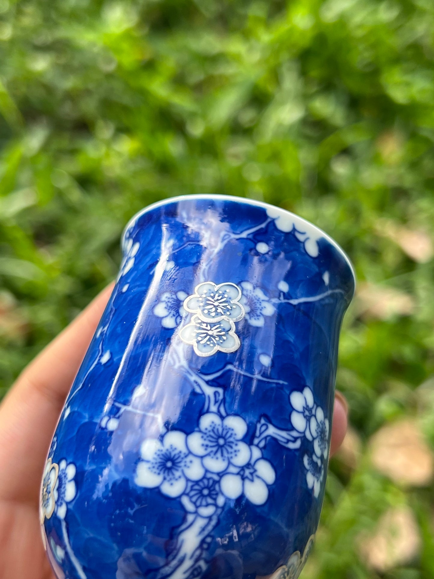 this is Chinese blue and white porcelain teacup