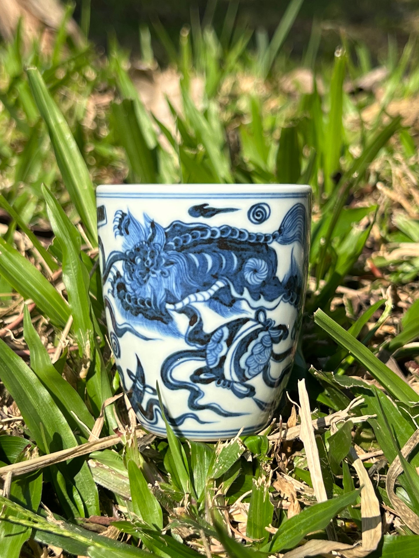 Hand Painted Chinese Blue And White Porcelain Lion Teacup Jingdezhen Master Ceramic Artwork