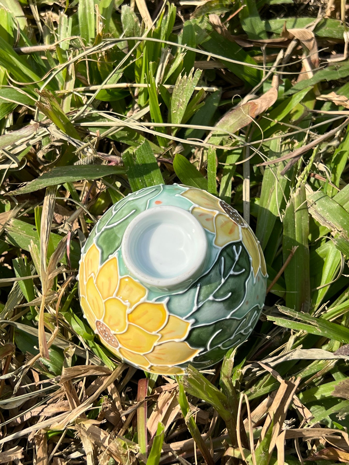 This is Chinese Arita ware teacup. this is a ceramic teacup