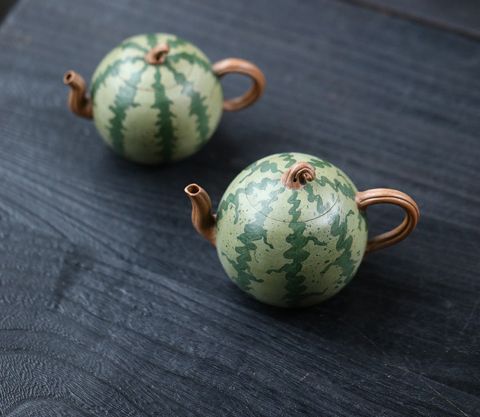 This is a Yixing teapot.this is Chinese yixing clay teapot