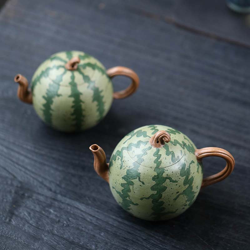 This is a Yixing teapot.this is Chinese yixing clay teapot
