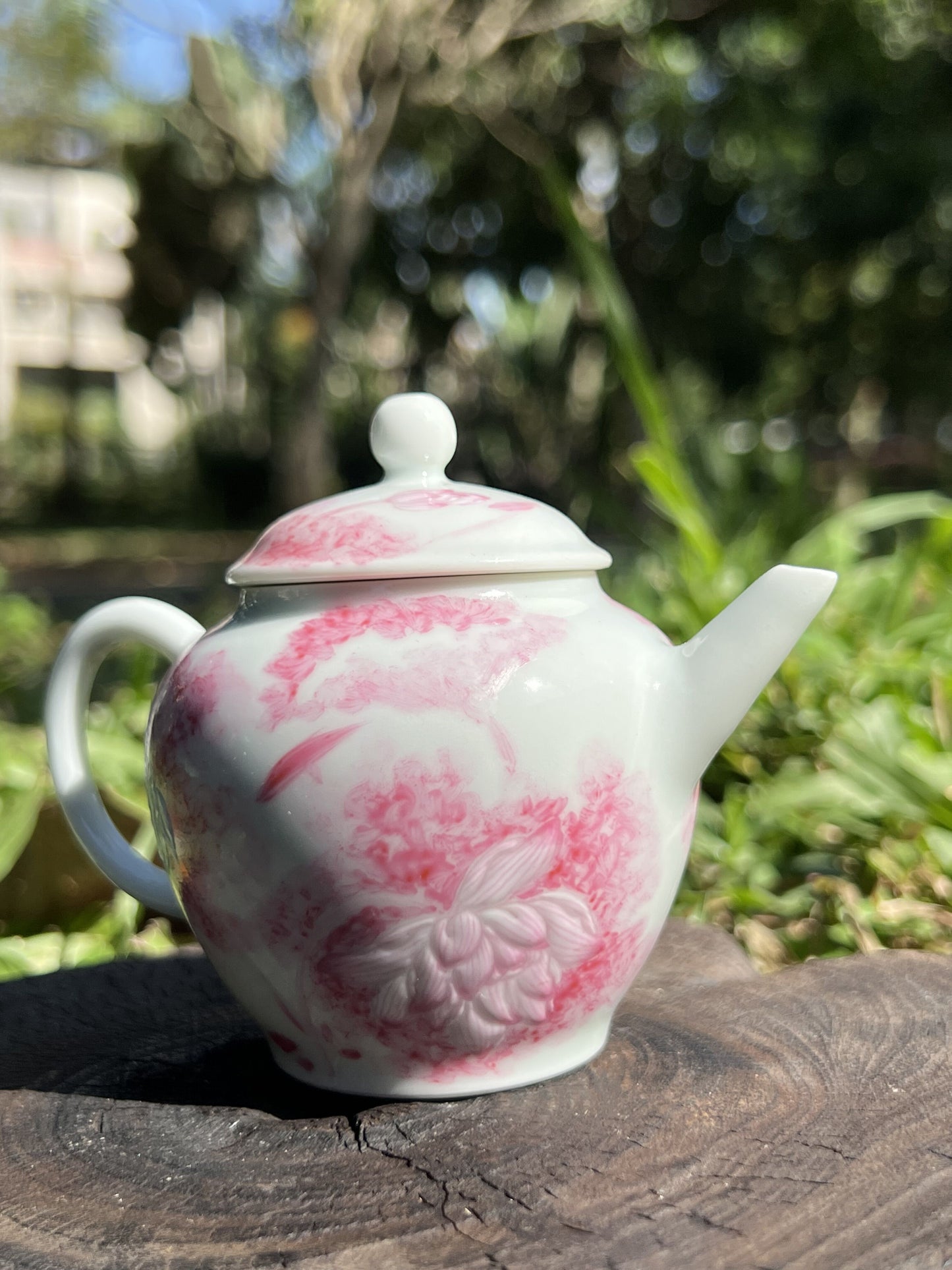 this is Chinese Jingdezhen famille rose teapot.this is a ceramic lotus teapot