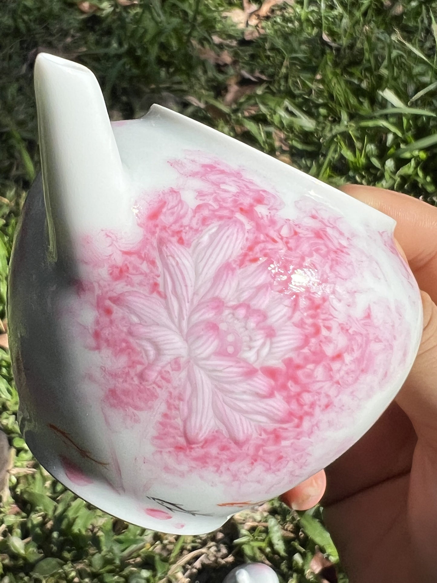 this is Chinese Jingdezhen famille rose teapot.this is a ceramic lotus teapot