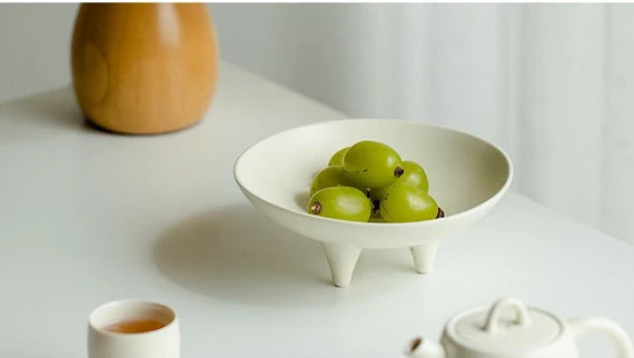 Cream fruit plate simple round foot refreshment tea tray tea boat plate living room decorative ceramic snack plate storage plate