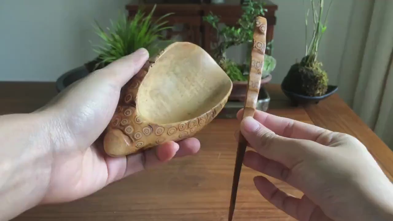 This is a bamboo root tea scoop