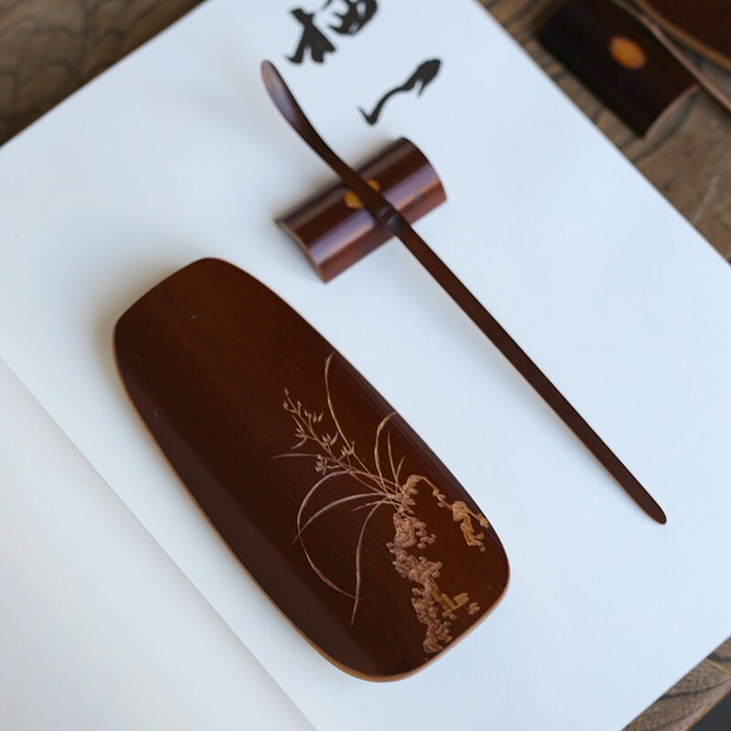 This is a bamboo tea scoop