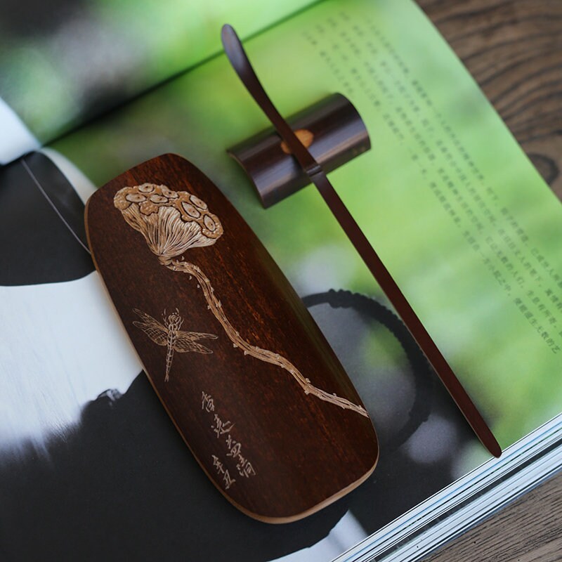 This is a bamboo tea scoop