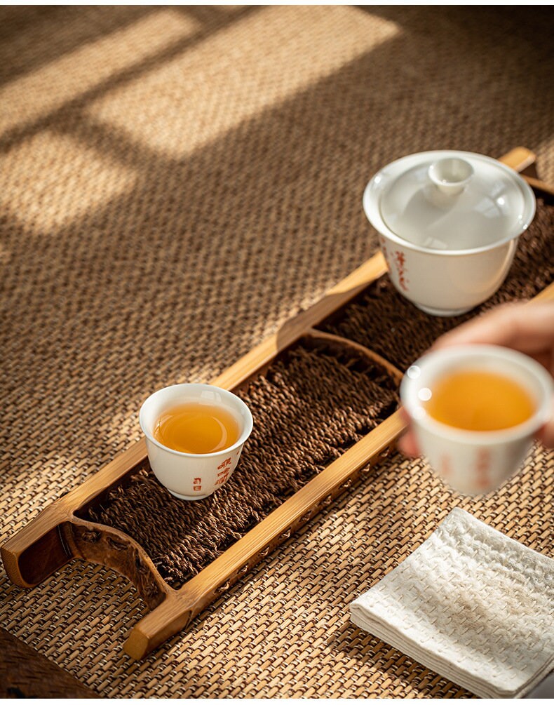 This is a palm fibre bamboo shelf bamboo rack.this is a bamboo tray
