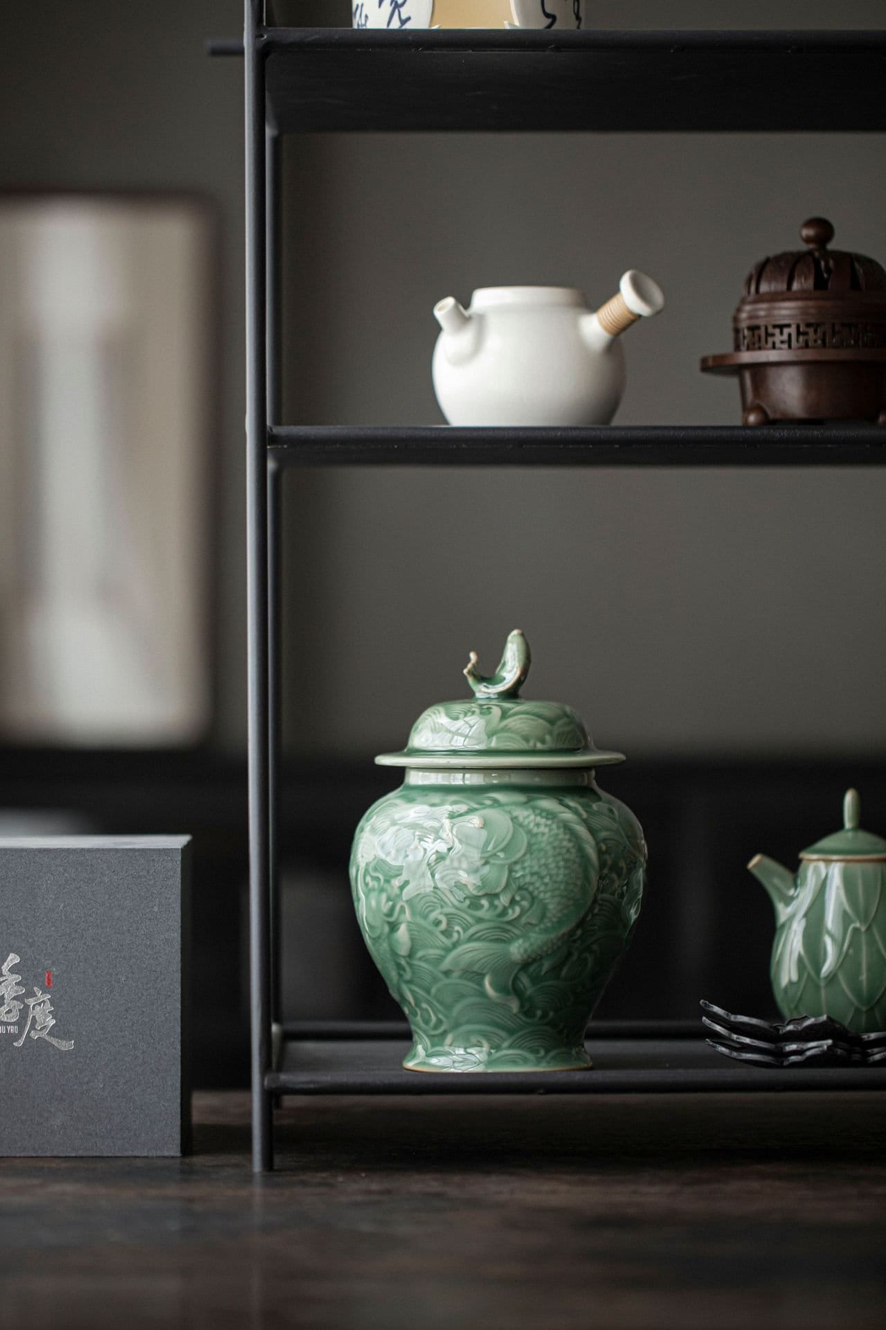 this is a celadon tea jar.this is a green ceramic tea storage canister