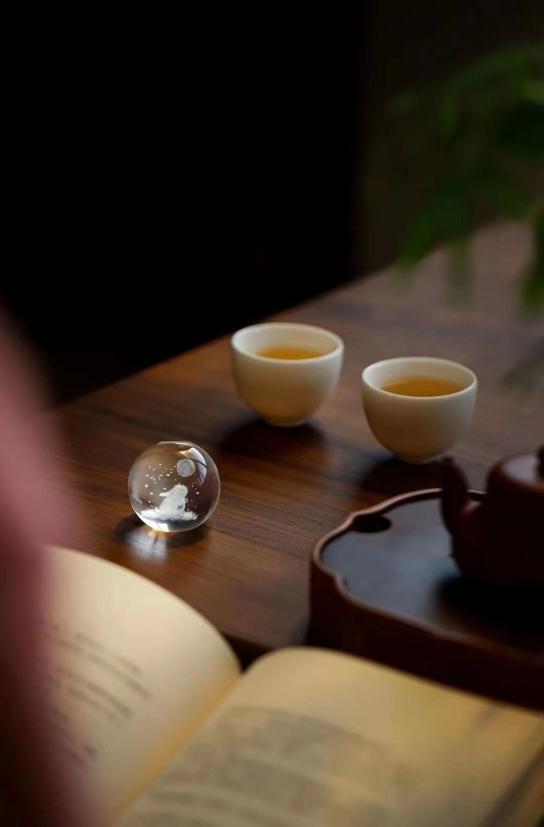 This is a crystal glass lid saucer