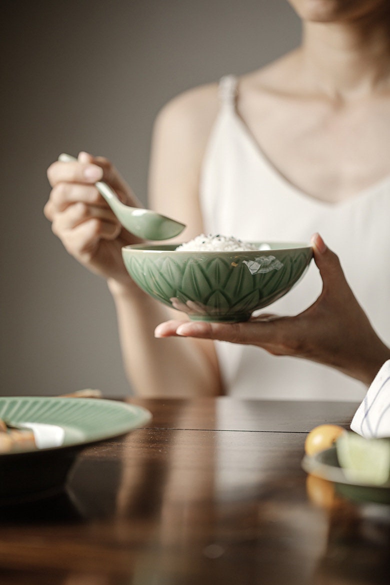 Celadon bowl tea set kung fu tea set review bowl one person eating tableware food bowl spoon Chinese style