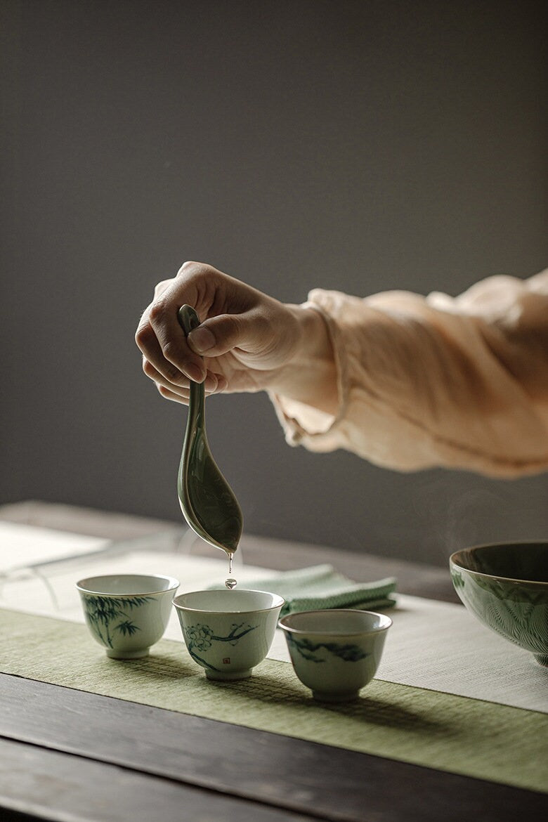Celadon bowl tea set kung fu tea set review bowl one person eating tableware food bowl spoon Chinese style