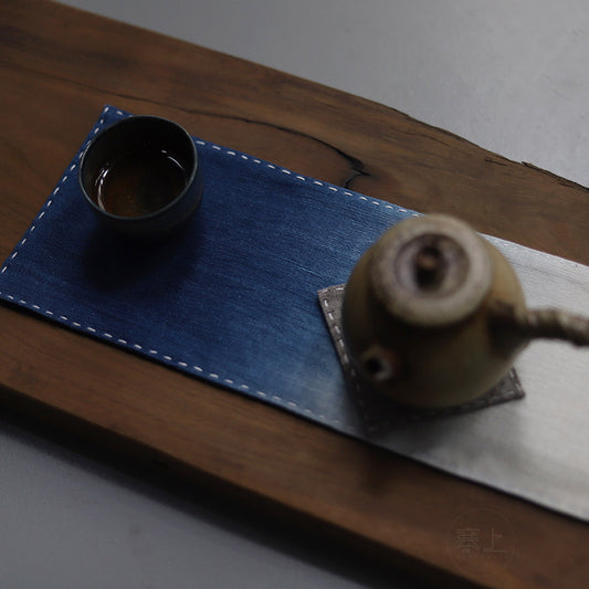 This is a indigo-dyed tea mat.this is a gradient color tea table cloth