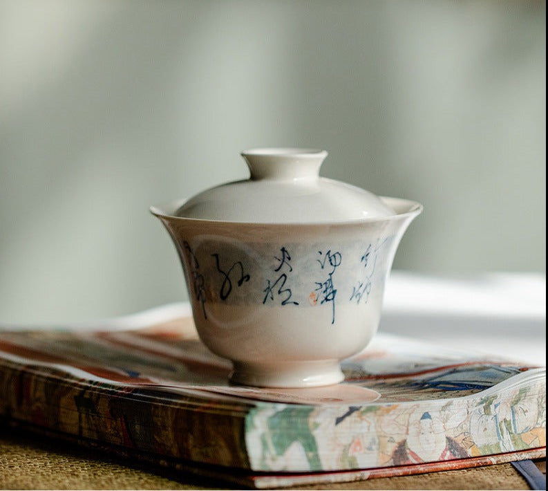 This is a ceramic teapot.this is a ceramic gaiwan