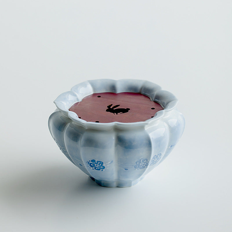 this is a ceramic tea basin jianshui