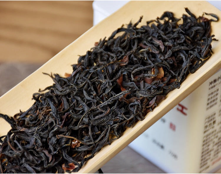 this is Chinese Yunnan Gushu black tea 