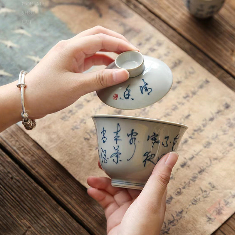 this is a ceramic gaiwan. this is a white teapot