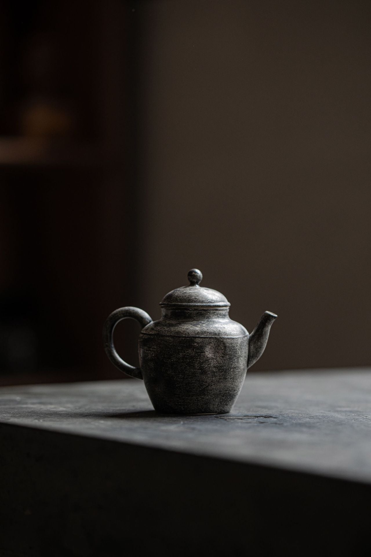 This is a ceramic teapot.this is a kohiki teapot