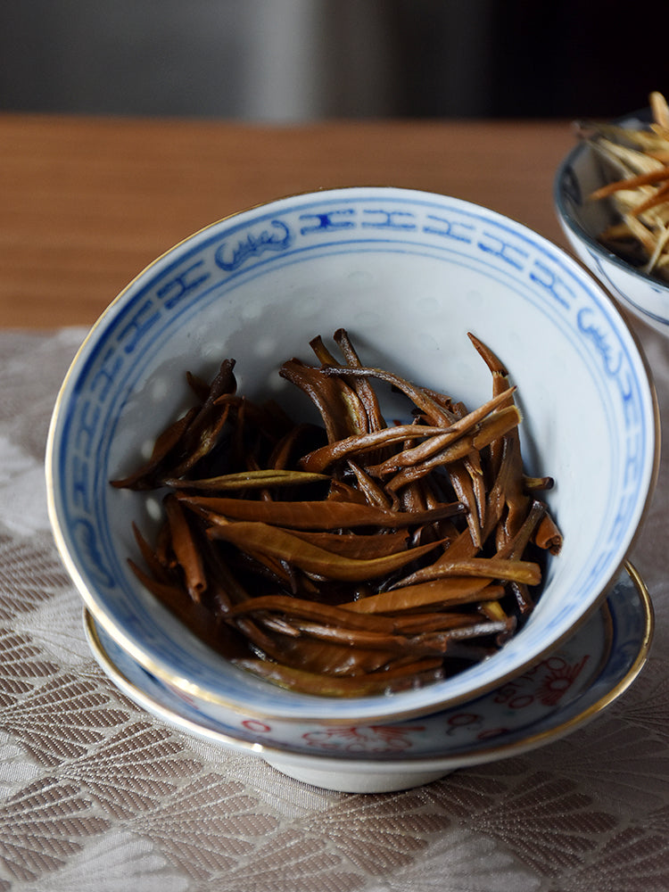 this is Chinese Yunnan Gushu black tea 