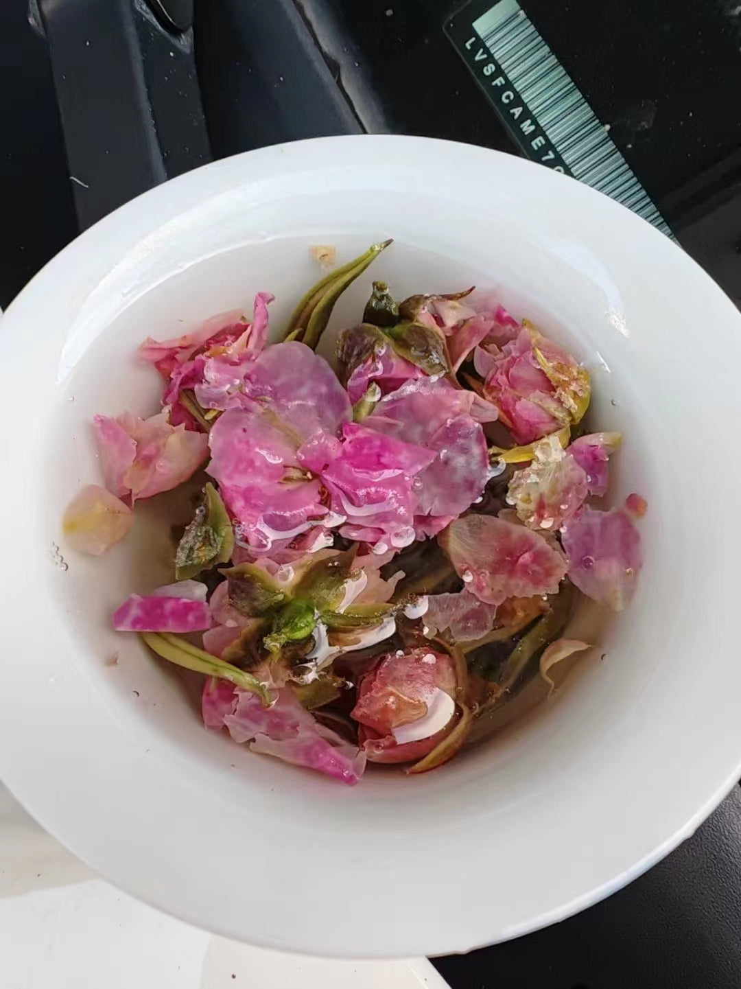 This is Chinese Yunnan rose white tea