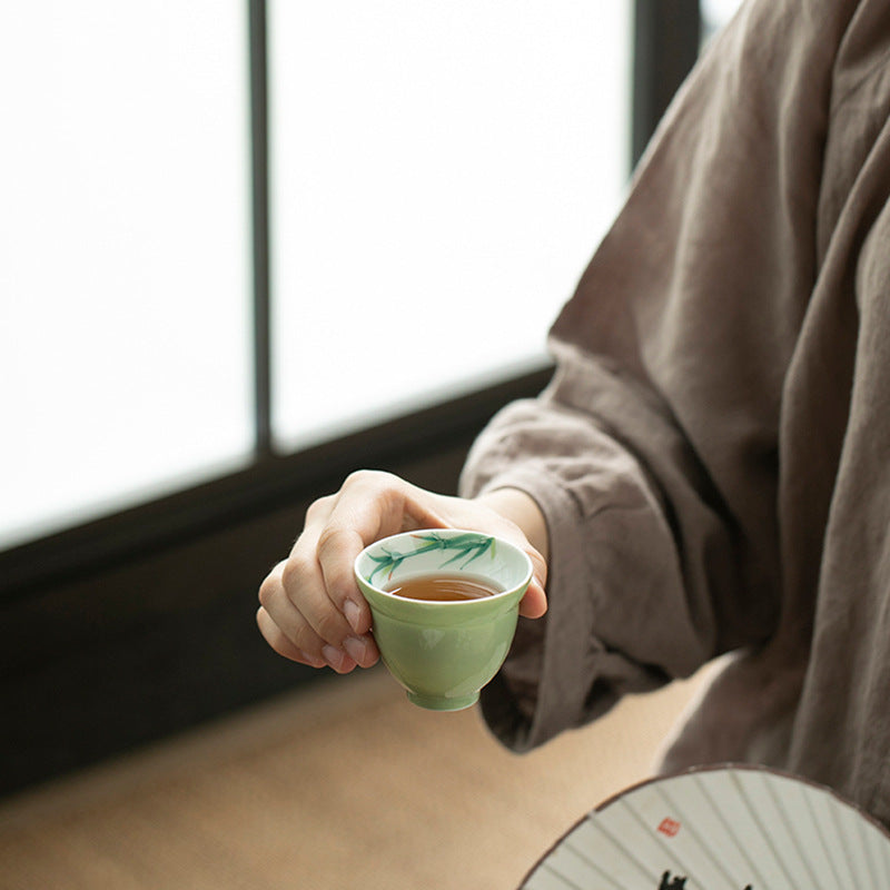 this is a ceramic teapot gaiwan