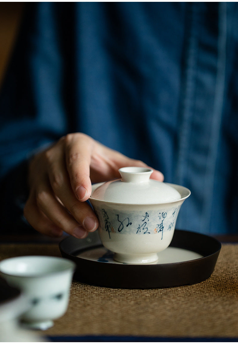 This is a ceramic teapot.this is a ceramic gaiwan