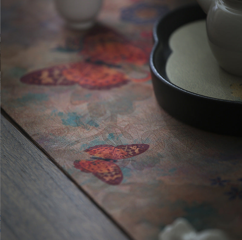 This is a gambiered canton silk xiangyunsha tea table cloth