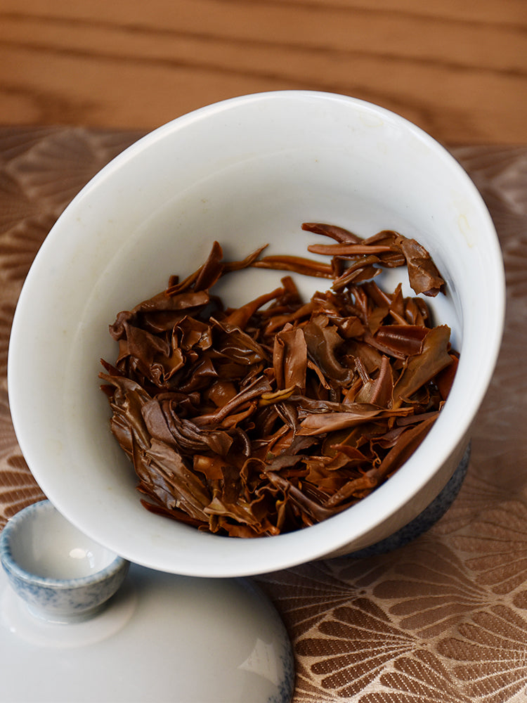 this is Chinese Yunnan Gushu black tea 