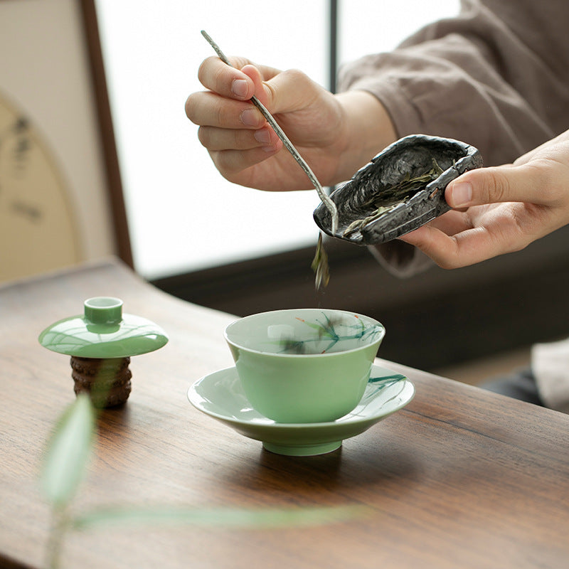 this is a ceramic teapot gaiwan