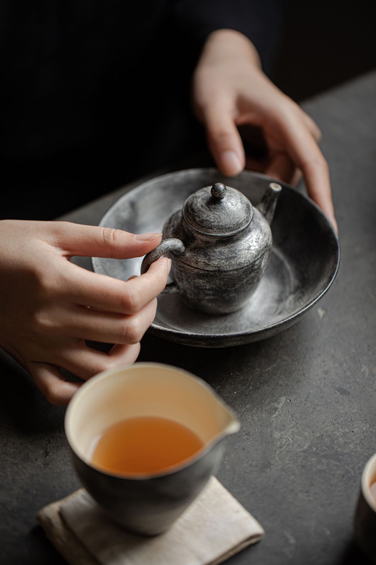 This is a ceramic teapot.this is a kohiki teapot