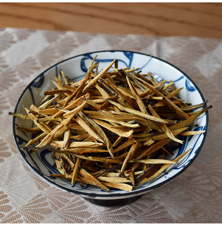 this is Chinese Yunnan Gushu black tea 