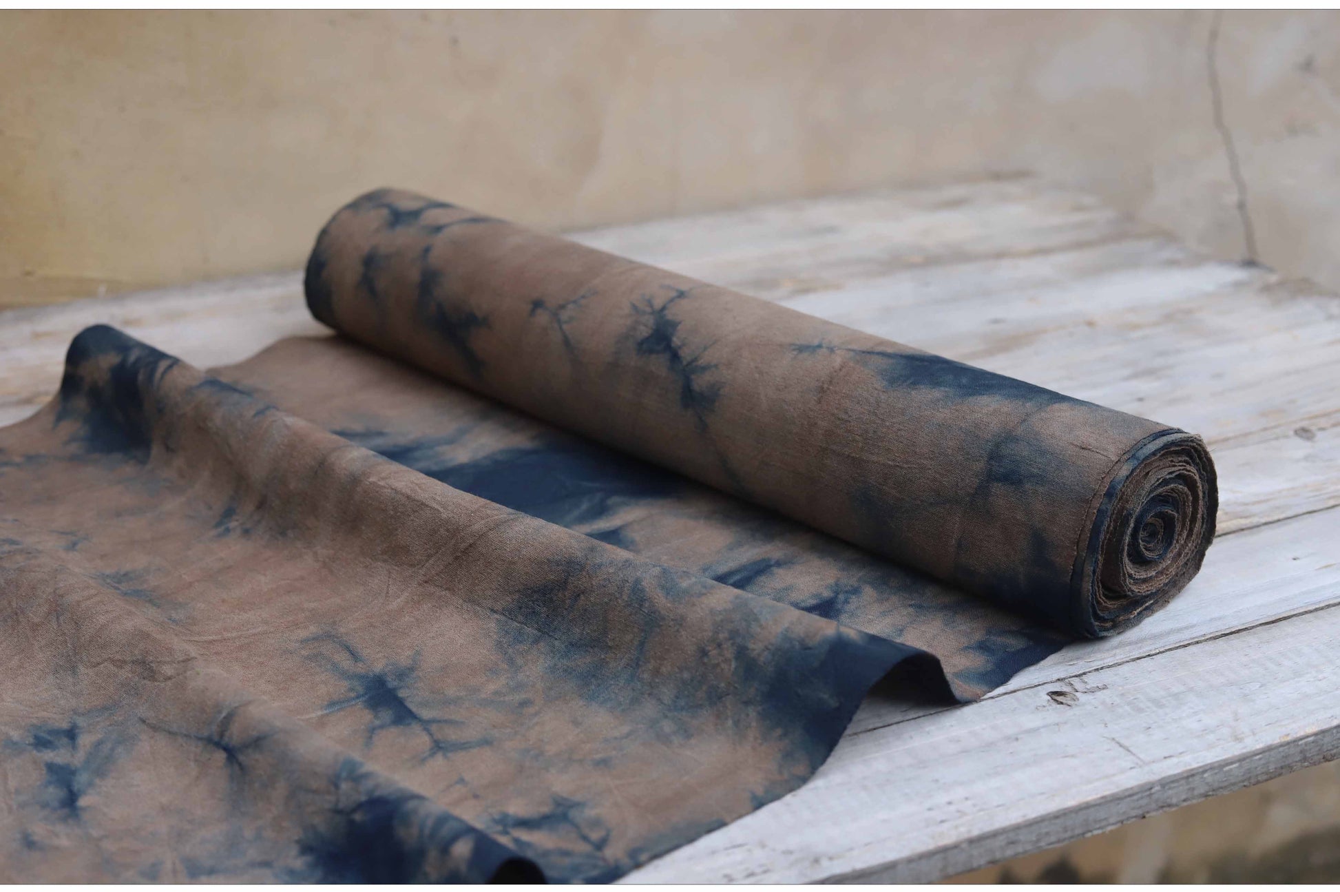 This is a plant-dyed tea mat table cloth