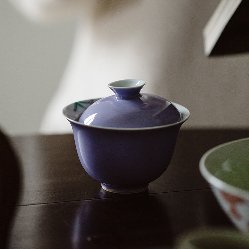 This is a ceramic teapot.this is a ceramic gaiwan