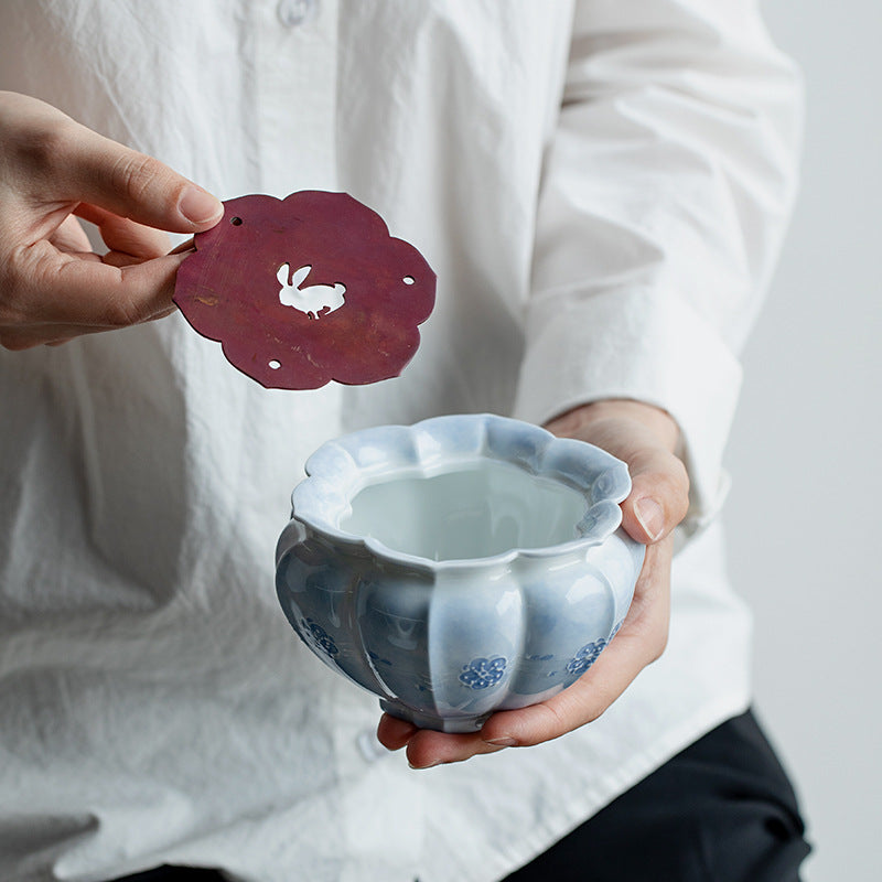 this is a ceramic tea basin jianshui