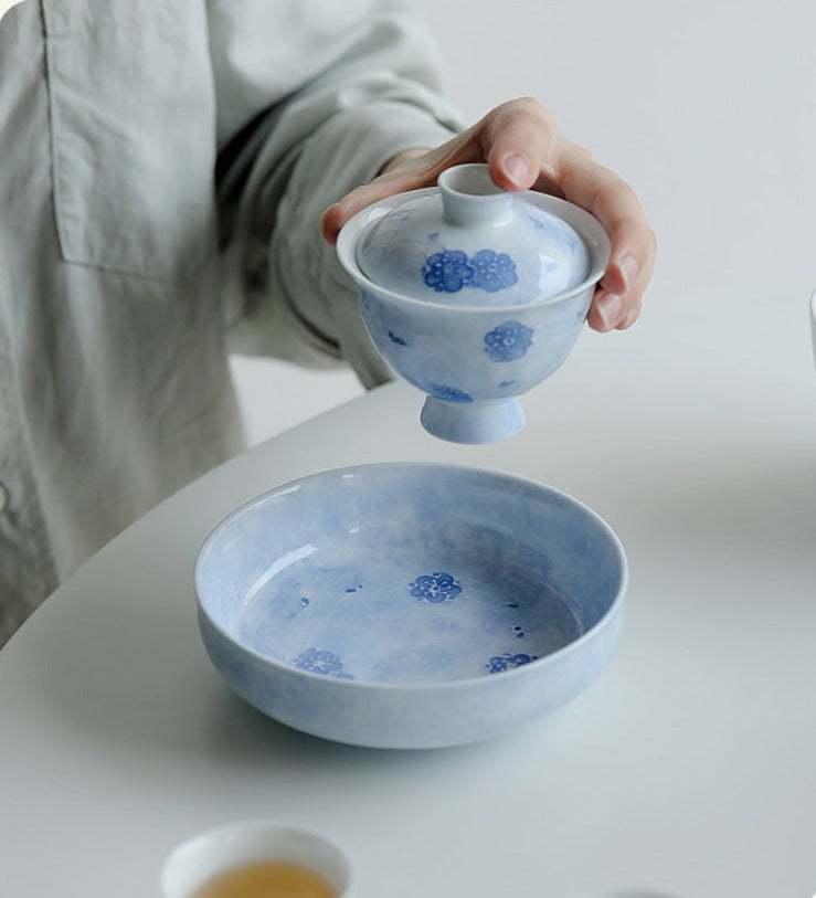 This is a ceramic faircup gongdaobei