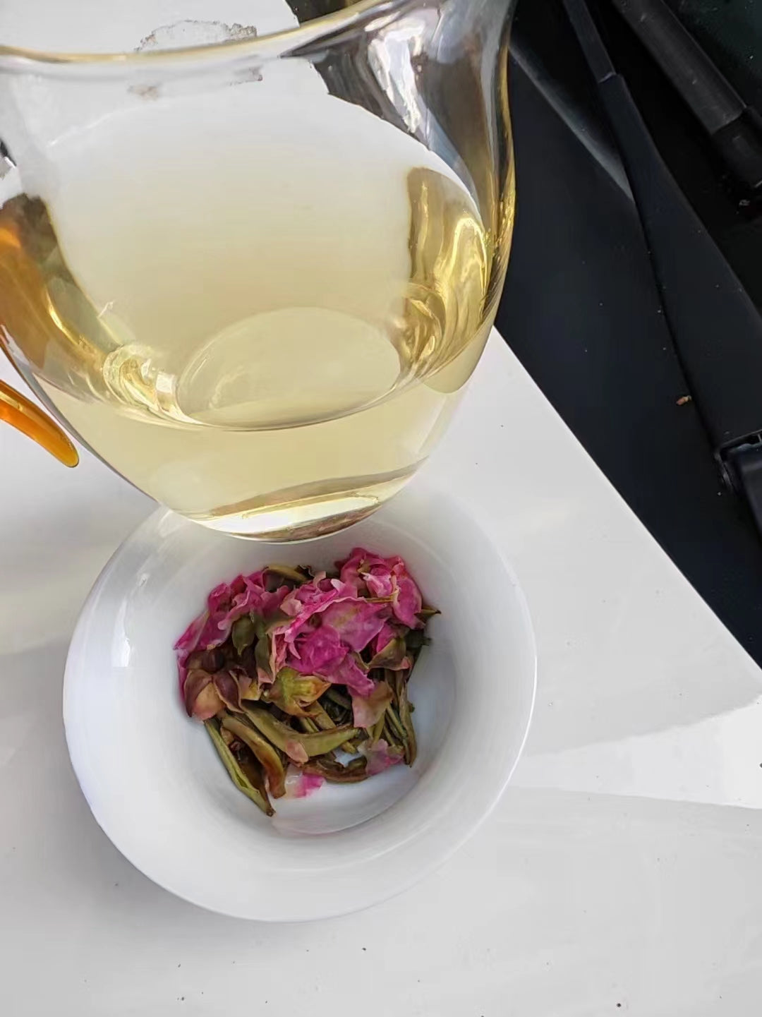 This is Chinese Yunnan rose white tea